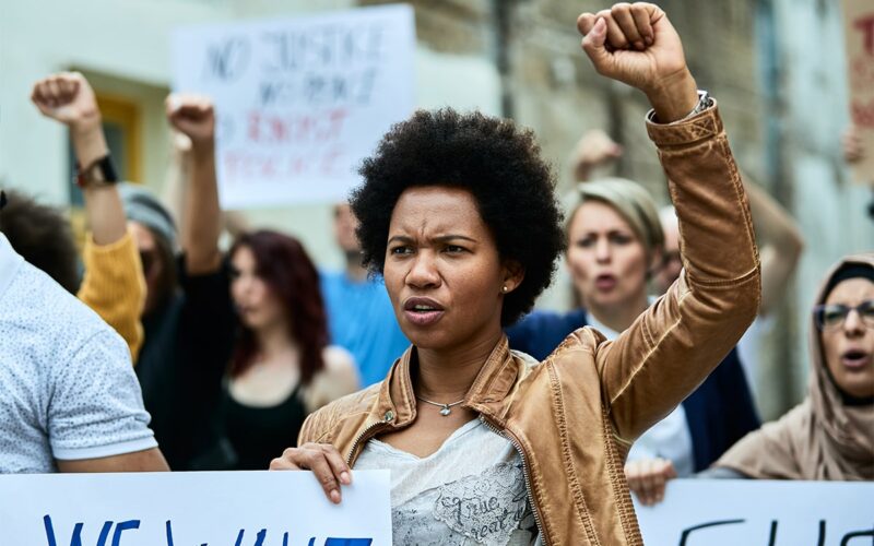 Can Governments Balance Progress and Public Opinion?