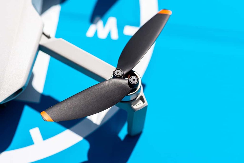 Fewer propellers mean more battery-life for the Falcon bicopter drone
