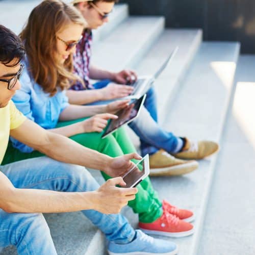 Samsung Galaxy Z Flip Rumoured to Have 3,300mAh Battery and Ultra-Thin Glass