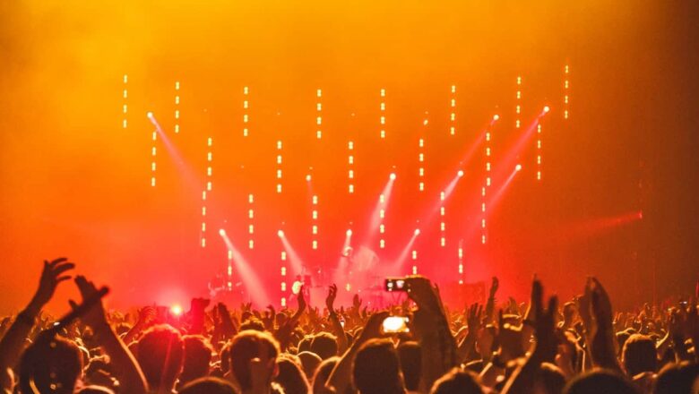 City celebrates whole night at the street